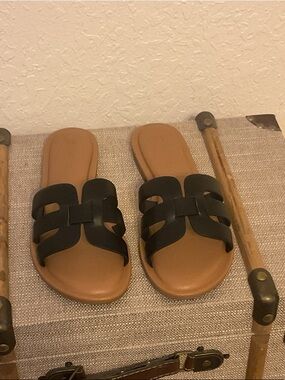Women's Black Cutout Slide Sandals with Tan Footbed